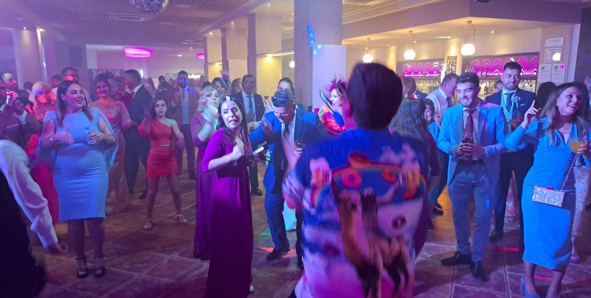 5 canciones de toda la vida que no pueden faltar en una boda